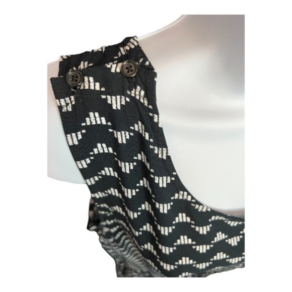 β¨ EUC Old Navy Black White Chevron Jumpsuit w/ Pockets | Size L - Picture 7 of 9